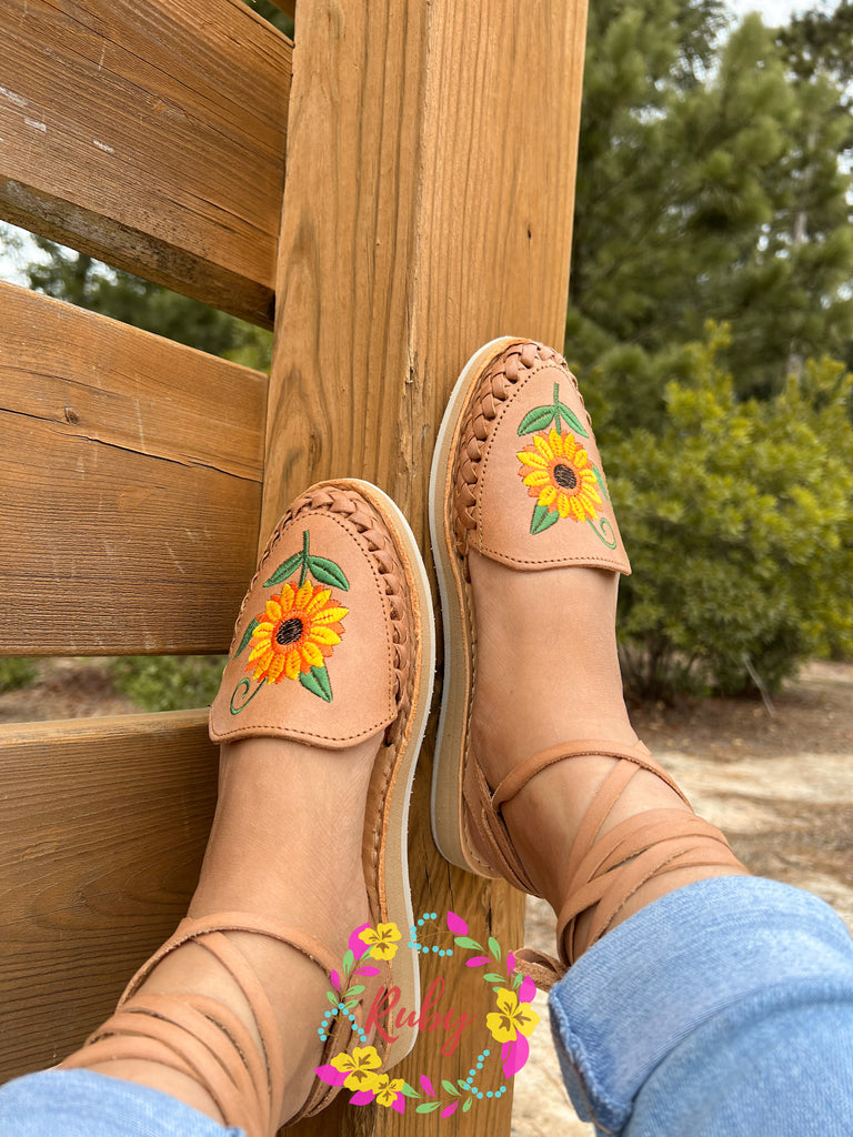 Girasol Lace-Up